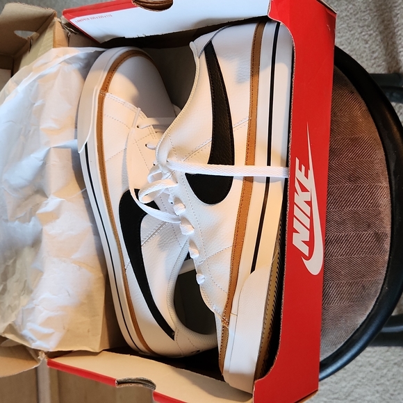 Men's Nike size 12, brand new - Picture 1 of 3